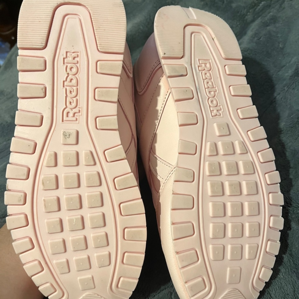Pink Reeboks - Picture 3 of 3